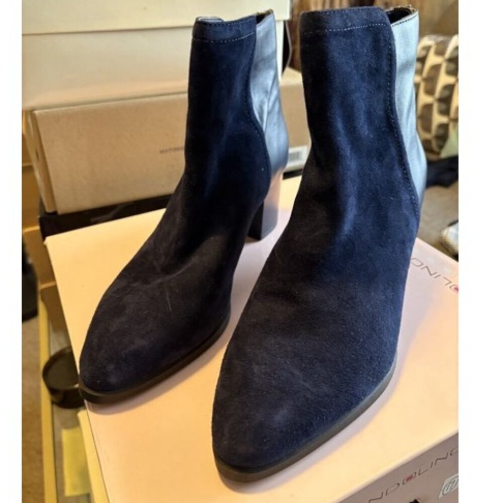 Bandolino Planta Navy Blue Suede Booties 9M